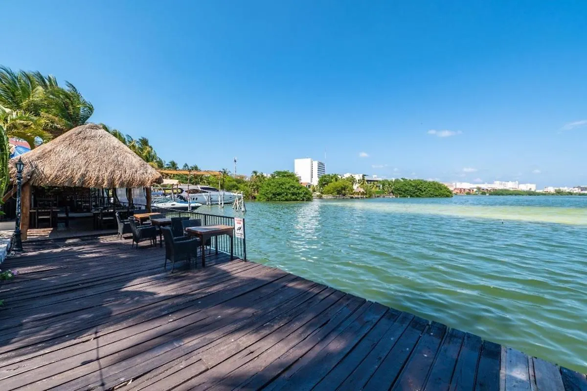 Lagoon Room Cancun