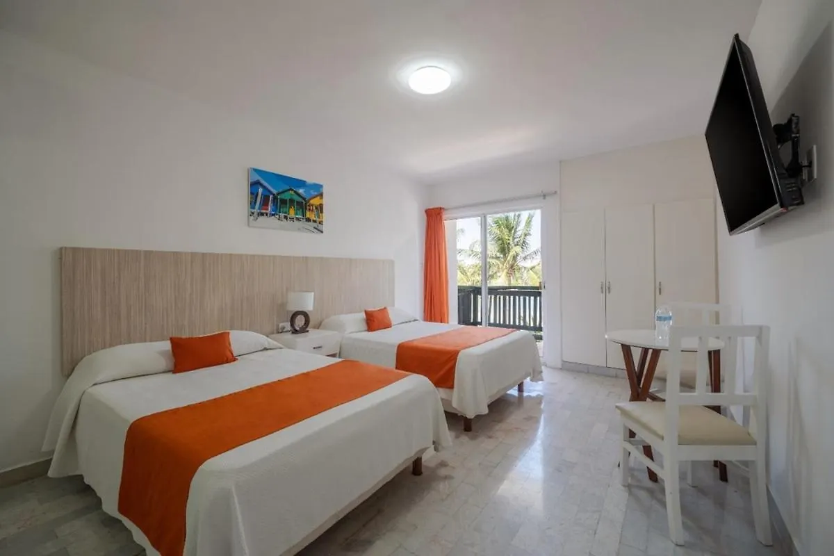 Hotel Lagoon Room Cancun