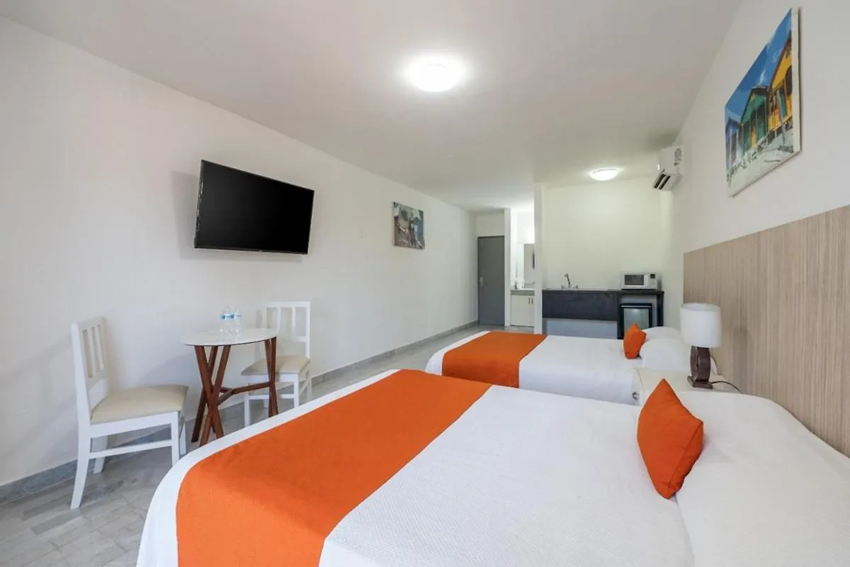 Hotel Lagoon Room Cancun