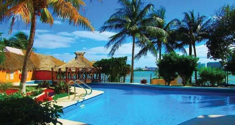 Lagoon Room Cancun