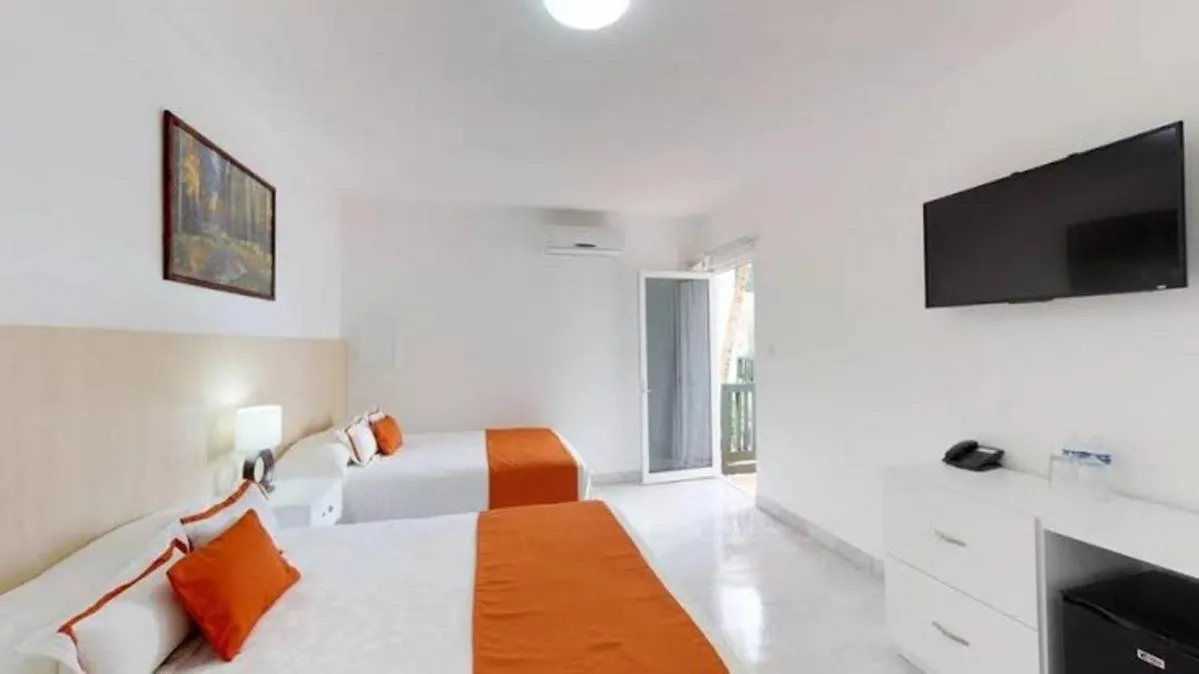 Hotel Lagoon Room Cancun